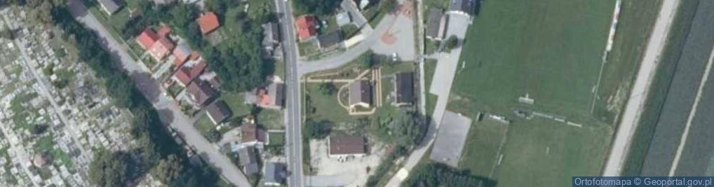 Zdjęcie satelitarne Cmentarna ul.
