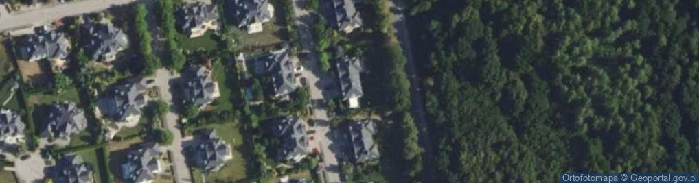 Zdjęcie satelitarne Czerwonych Dębów ul.