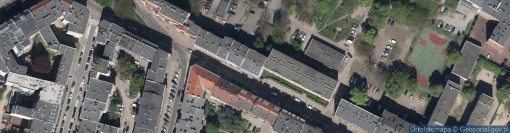 Zdjęcie satelitarne Komuny Paryskiej ul.