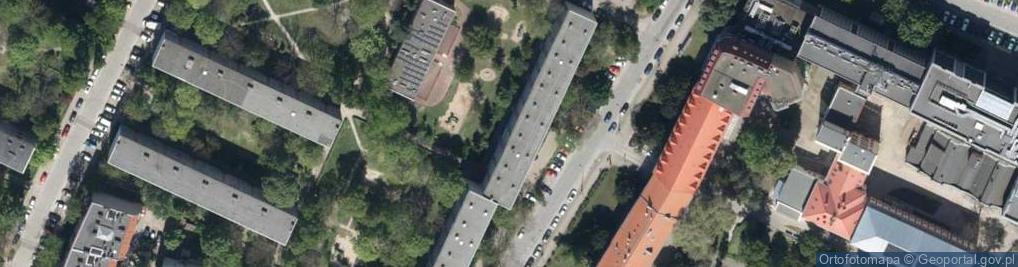 Zdjęcie satelitarne Komandorska ul.