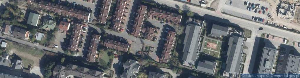 Zdjęcie satelitarne Saturna ul.