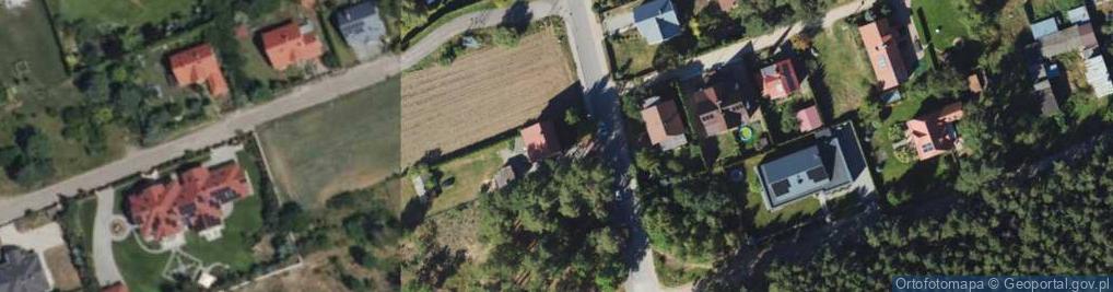 Zdjęcie satelitarne Szmaragdowa ul.