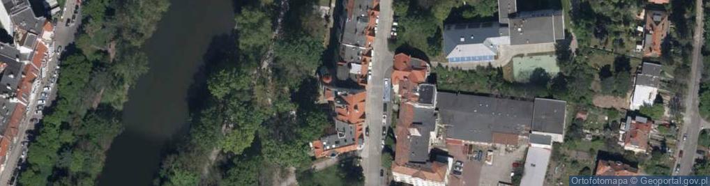 Zdjęcie satelitarne AED - Defibrylator