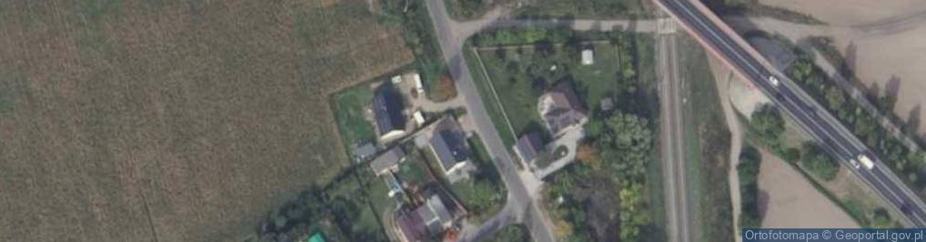 Zdjęcie satelitarne Dwór, kaplica, park