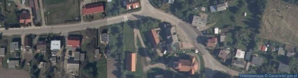Zdjęcie satelitarne Dwór, kościół, park, ośrodek letniskowy