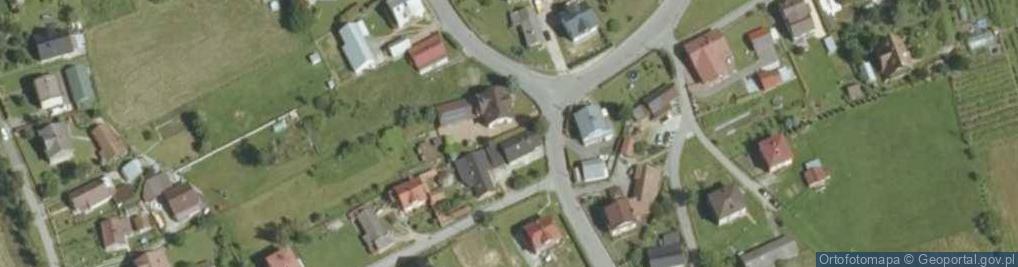 Zdjęcie satelitarne Dwór, kościół