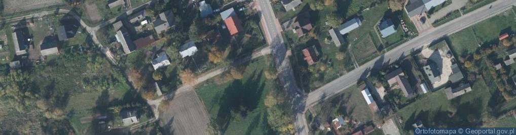 Zdjęcie satelitarne Pałac, kościół, park, ruiny