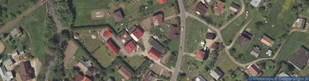 Zdjęcie satelitarne Pałac, kościół, park, usługi