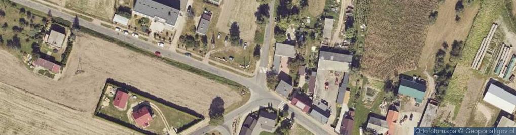 Zdjęcie satelitarne Pałac, kościół, park
