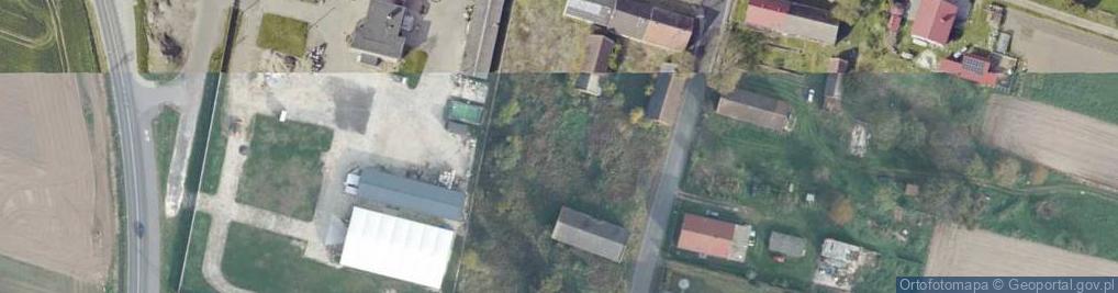 Zdjęcie satelitarne Pałac, kościół, park