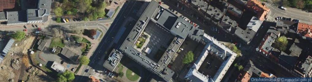 Zdjęcie satelitarne Basen Pałacu Młodzieży ogólnodostępny