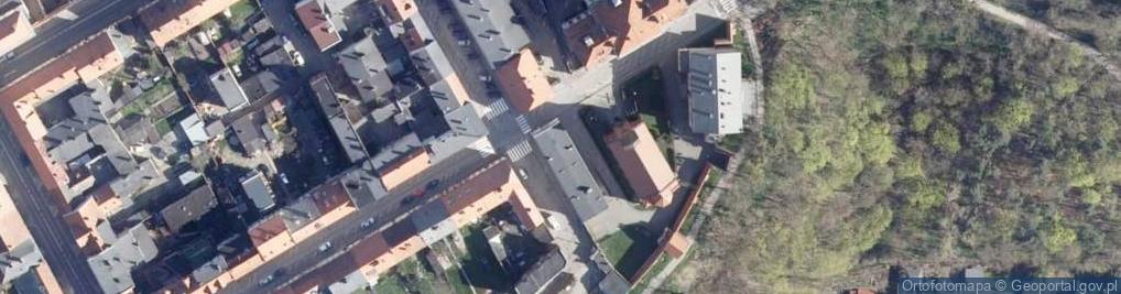 Zdjęcie satelitarne Miejska Biblioteka Publiczna im. Walentego Fiałka