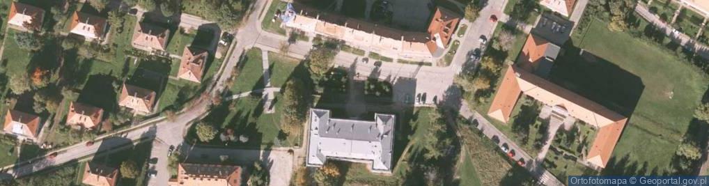 Zdjęcie satelitarne Miejska Biblioteka Publiczna