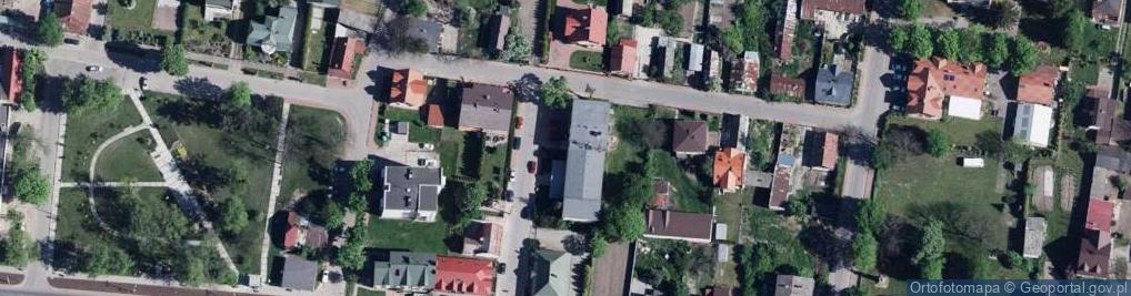 Zdjęcie satelitarne Gminny Dom Kultury w Markuszowie