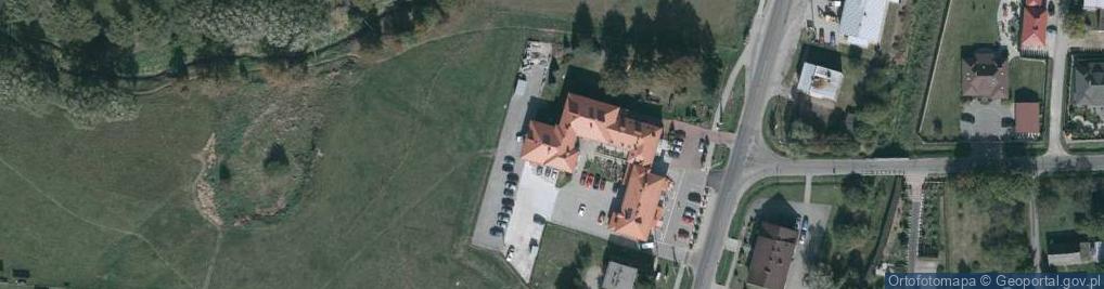 Zdjęcie satelitarne Gminny Ośrodek Kultury i Rekreacji w Czarnej