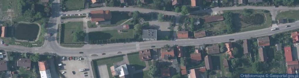 Zdjęcie satelitarne Gminny Ośrodek Kultury w Długołęce