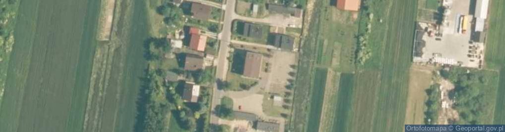 Zdjęcie satelitarne Gminny Ośrodek Kultury w Kozłowie