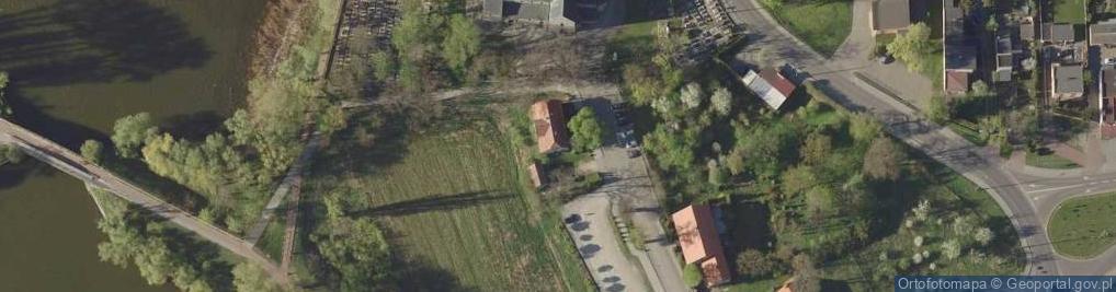 Zdjęcie satelitarne Kościół romański z XII w.