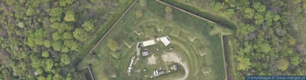 Zdjęcie satelitarne Mur historyczny