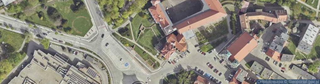 Zdjęcie satelitarne Mur historyczny