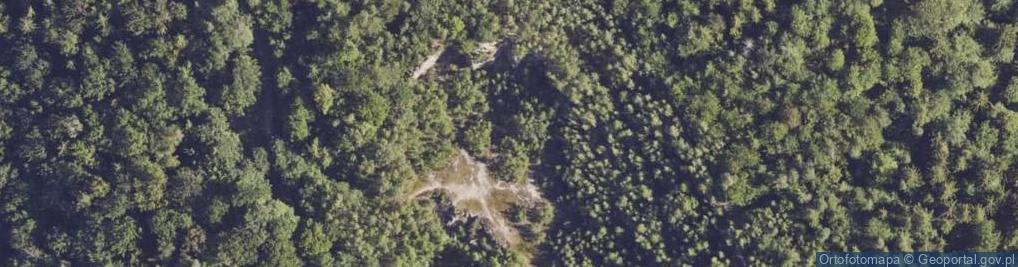 Zdjęcie satelitarne Nieczynny kamieniołom granitu w Michałowicach