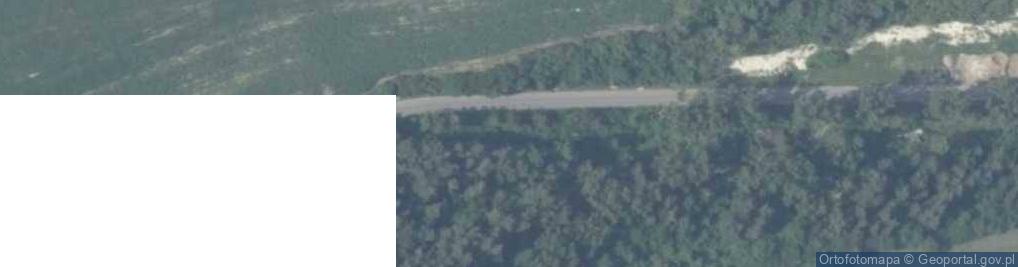 Zdjęcie satelitarne Odsłonięcie opok Kampanu przy drodze