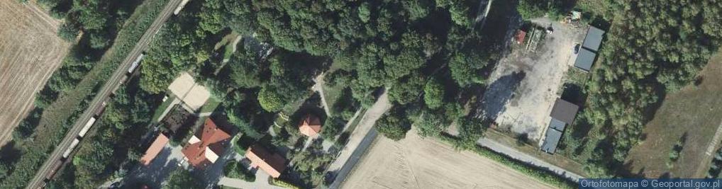 Zdjęcie satelitarne Ośrodek Edukacji Leśnej - Dąbrówka