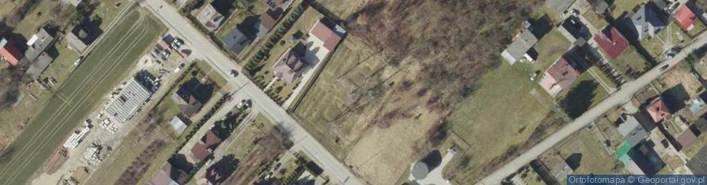 Zdjęcie satelitarne Cmentarz wojenny w Kraśniku