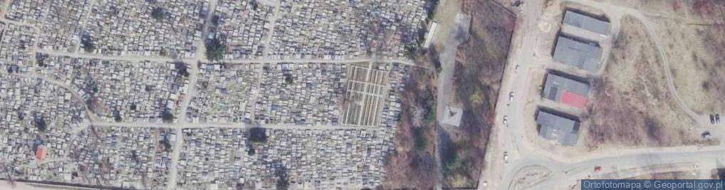 Zdjęcie satelitarne Cmentarz wojenny w Ostrowcu Świętokrzyskim