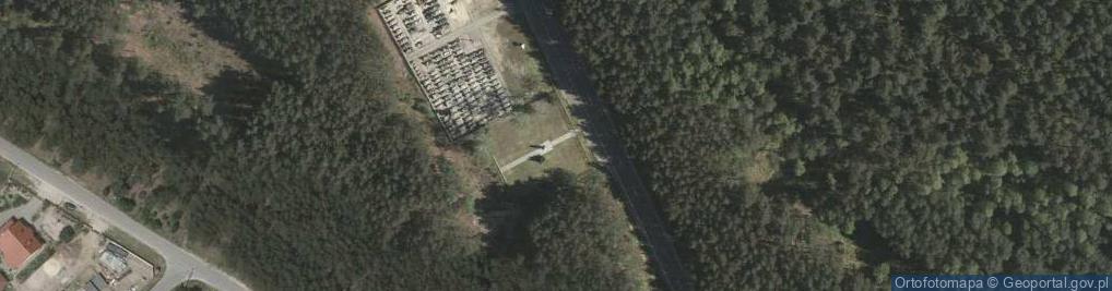 Zdjęcie satelitarne Cmentarz wojenny w Rudzie