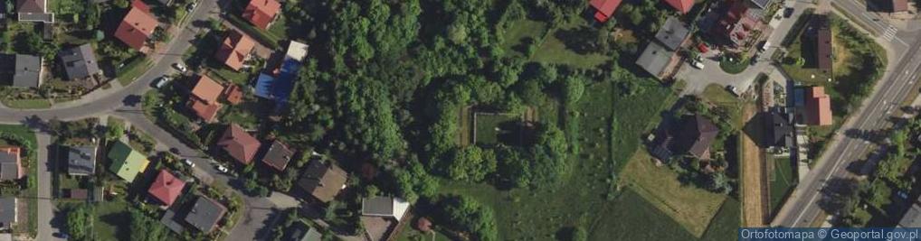 Zdjęcie satelitarne Cmentarz wojskowy
