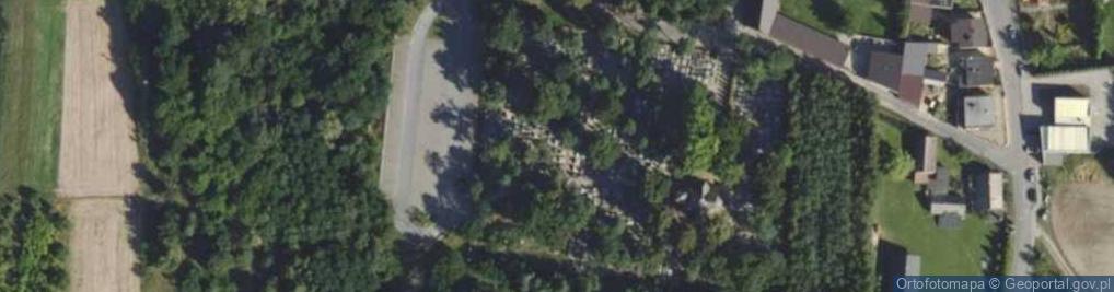 Zdjęcie satelitarne Cmentarz w Mikstacie