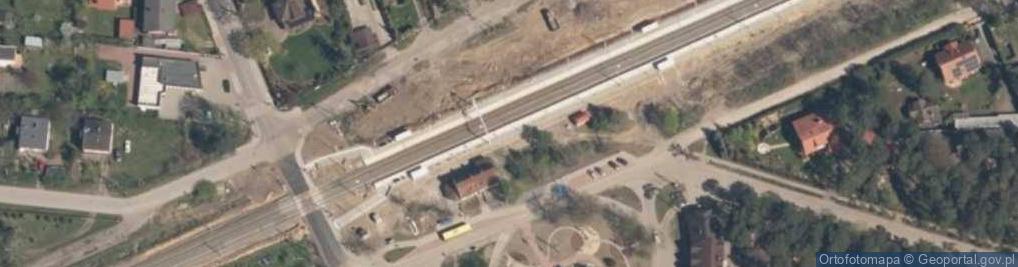 Zdjęcie satelitarne Kolumna (przystanek kolejowy)