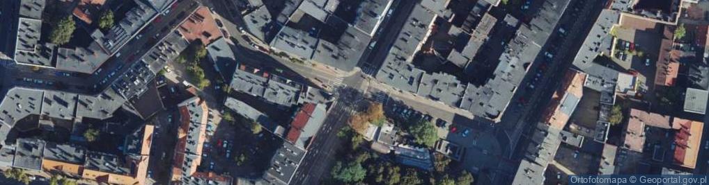 Zdjęcie satelitarne MUSKATOS. Szlachetna odzież i moda chłopięca.