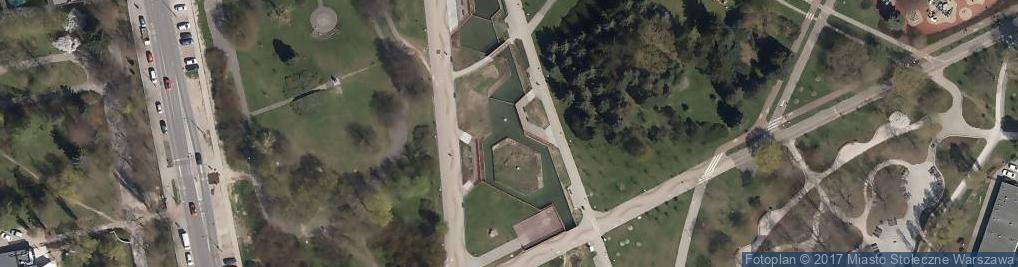 Zdjęcie satelitarne Fontanna i zbiorniki połączone kaskadowo