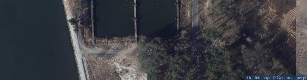 Zdjęcie satelitarne port łodzi podwodnych