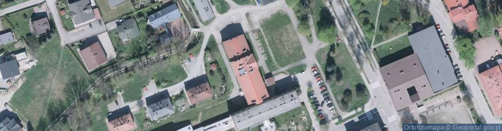 Zdjęcie satelitarne Gimnazjum Nr 1 Im. Prof. Jana Szczepańskiego W Ustroniu