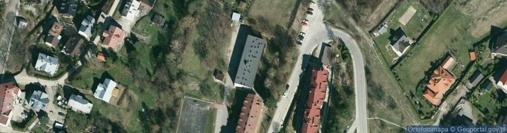 Zdjęcie satelitarne Gimnazjum Specjalne W Iwoniczu-Zdroju