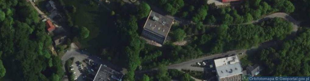 Zdjęcie satelitarne Schronisko Młodzieżowe Wiecha