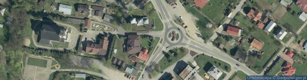 Zdjęcie satelitarne Drewniany krzyż