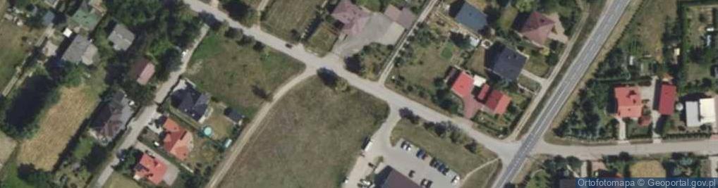 Zdjęcie satelitarne Kapliczka, Figura Świętych, Krzyż