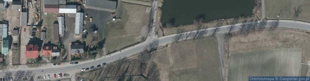Zdjęcie satelitarne Kapliczka, Figura Świętych, Krzyż