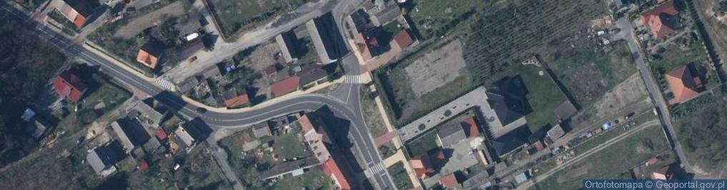 Zdjęcie satelitarne Kapliczka, Figura Świętych, Krzyż