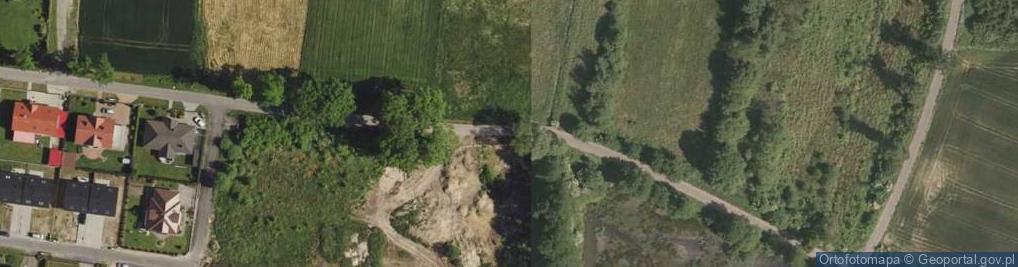 Zdjęcie satelitarne Kapliczka, Figura Świętych, Krzyż
