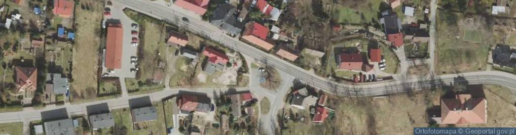 Zdjęcie satelitarne Kapliczka, Figura Świętych, Krzyż