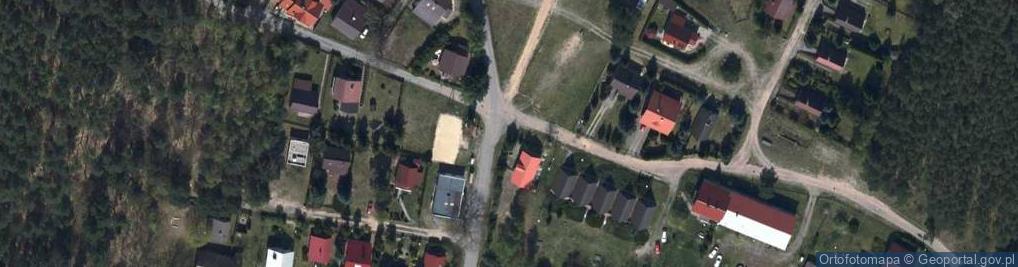 Zdjęcie satelitarne Kapliczka, Figura Świętych, Krzyż