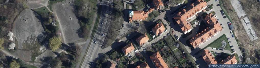 Zdjęcie satelitarne Kapliczka, Figura Świętych, Krzyż