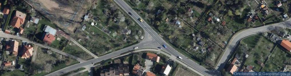 Zdjęcie satelitarne Kapliczka, Figura Świętych, Krzyż