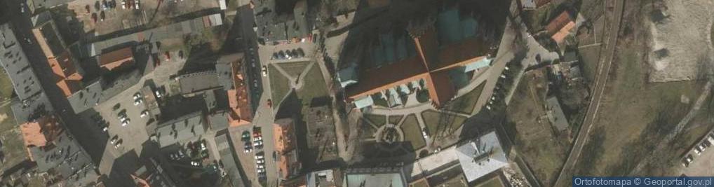 Zdjęcie satelitarne Kapliczka, Figura Świętych, Krzyż
