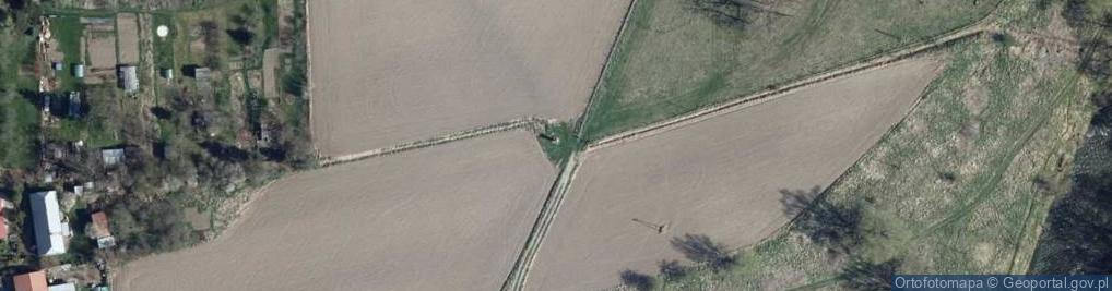 Zdjęcie satelitarne Kapliczka, Figura Świętych, Krzyż